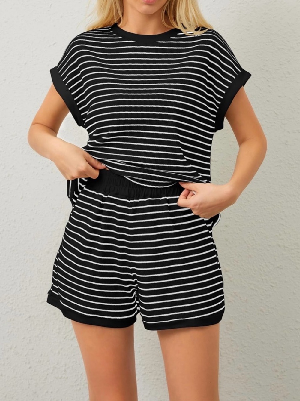 🖤 NWT 2 Piece Black & White Striped Lounge Set (L)